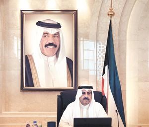 الشيخ احمد الحمود مترئسا جلسة مجلس الوزراء امس﻿