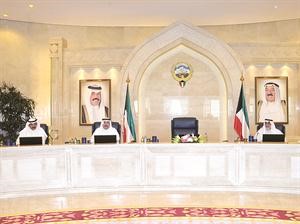 الشيخ احمد الحمود مترئسا الاجتماع بحضور الشيخ احمد الخالد والشيخ صباح الخالد﻿