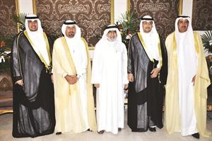 عدنان عبدالصمد مهنئا﻿