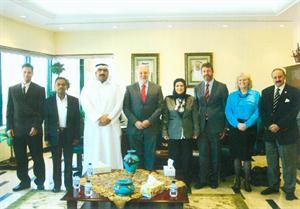نبيلة العلي مستقبلة السفير الاسترالي والوفد المرافق﻿