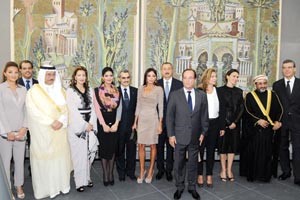 سمو الشيخ جابر المبارك والرئيس الفرنسي فرنسوا هولاند مع الحضور في افتتاح الجناح الاسلامي بـاللوڤر