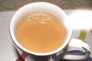 إضافة الحليب للشاي تفقده فوائده الصحية