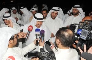 مسلم البراك متحدثا امام مبنى المباحث الجنائية مساء امس الاول	متين غوزال﻿