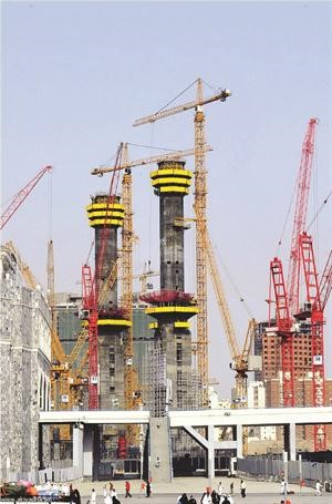 جانب من اعمال التوسعة والتطوير في الحرم المكي