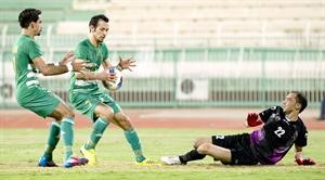 حارس الجهراء بندر سليمان وقف سدا منيعا امام مهاجمي العربي الازرقكوم