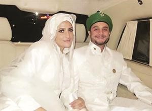 صورة لاحمد الفيشاوي مع زوجته قبل خلعها الحجاب﻿