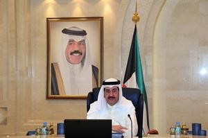 الشيخ احمد الحمود مترئسا جلسة مجلس الوزراء﻿