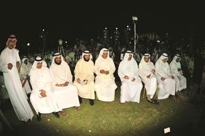 احمد السعدون متوسطا مسلم البراك ومحمد الخليفة ودعادل الدمخي وفلاح الصواغ ودحمد المطر