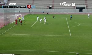 بالفيديو.. حكم يوقف مباراة الرياض وأبها أثناء رفع الأذان