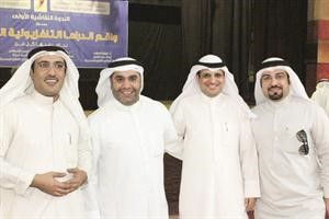 هاني النصار ودراجح المطيري وسليمان حيات ودفهد الهاجري في حفل التكريم