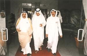 انور بورحمة مدير الابراج خلال استقباله لصاحب السمو الامير الشيخ صباح الاحمد حينما كان سموه وزير الخارجية