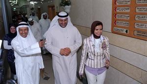 جانب من جولة وزير الصحة في مستشفى هادي﻿