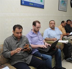 الزميل اسامة دياب مع بعض الزملاء
