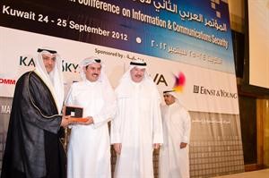 مسالم الاذينة مكرما مسلمان البدران بحضور عبداللطيف السريع﻿