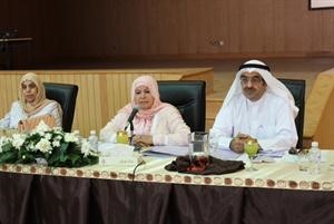 لطيفة العجيل وعادل الراشد خلال اللقاء﻿