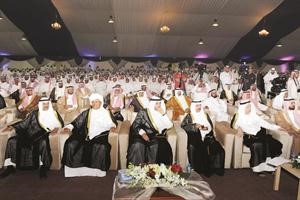 وزير الاعلام الشيخ محمد العبدالله في مقدمة الحضور الكبير