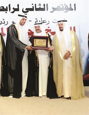 تكريم امير قبيلة العجمان الشيخ سلطان بن سلمان بن حثلين بو راكان