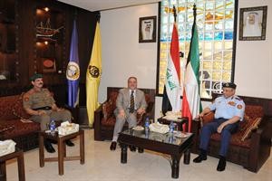 الفريق الركن خالد الجراح خلال لقائه محمد بحر العلوم﻿