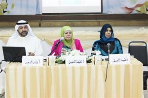 لطيفة العجيل ووليد السعيد وطيبة العسكر خلال اللقاء﻿