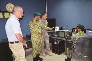 الوفد الاميركي يطلع على الية عمل مديرية التوجيه المعنوي﻿