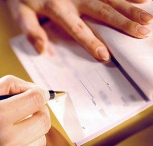 ضبط وافد دوّن على نفسه شيكاً بـ 3000 دينار بلا رصيد