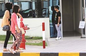 الطلبة بداوا الدراسة امس بالجامعة﻿