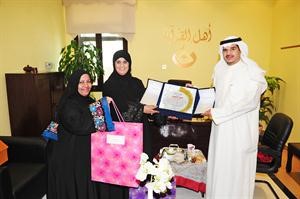 درع تكريمية من الدهيشي للبراك
