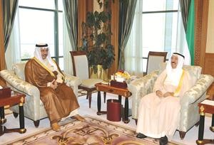 صاحب السمو الامير الشيخ صباح الاحمد مستقبلا سمو رئيس الوزراء الشيخ جابر المبارك﻿