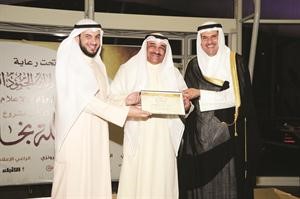 محمد القناعي ينوب عن اخيه السفير عبدالعال القناعي