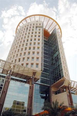 «الغرفة»: عقدان من التأزيم السياسي والاختناقات العميقة والمعيقة لعملية التنمية