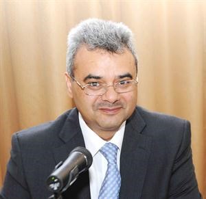 شريف الخياط محاضرا﻿