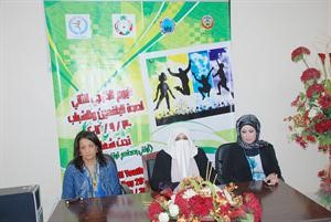 دعبير البحوه تتوسط دغالية المطيري ودليلى الفزيع خلال المؤتمر الصحافي﻿