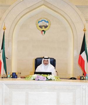 سمو رئيس الوزراء الشيخ جابر المبارك مترئسا جلسة مجلس الوزراء
