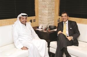 رئيس التحرير الزميل يوسف خالد المرزوق مرحبا بالسفير الاسبانيفريال حماد