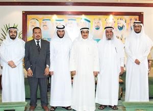 دابراهيم الدعيج مع وفد التعريف بالاسلام