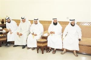 البرغش ومطيع والهطلاني والمطر والدمخي خلال الاجتماع
