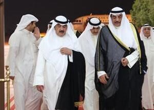 الشيخ صباح الخالد لدى عودته وفي استقباله خالد الجارالله﻿