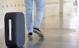 بالفيديو... حقائب المستقبل تتحرك بالإشارة عن بعد