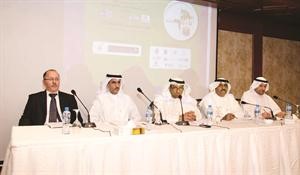 من اليمين دجاسم العلي وحمد بودي وزيد المنيفي وطارق الراشد واياد عرب خلال المؤتمر الصحافي﻿