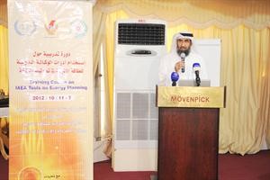 دمشعان العتيبي متحدثا في الدورة قاسم باشا