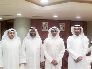 عبدالعزيز السمحان مستقبلا احمد الفارسي ووفد الاكاديمية﻿