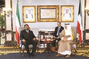 سمو رئيس الوزراء الشيخ جابر المبارك خلال لقائه دجان بينغ
