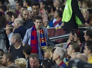 شاليط ظهر في مدرجات كامب نو مرتديا وشاح برشلونة