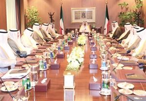 صاحب السمو الامير الشيخ صباح الاحمد مترئسا الاجتماع الاستثنائي لمجلس الوزراء امس بحضور سمو ولي العهد الشيخ نواف الاحمد ﻿