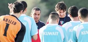 امال الجماهير الكويتية معلقة على الازرق في التاهل لكاس اسيا 	الازرقكوم﻿