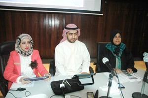 دمنى الحشاش متحدثة خلال الدورة التدريبية﻿