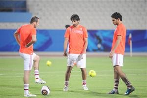 لاعبو الزمالك صلاح سليمان ومحمود فتح الله واحمد مجدي يستعدون للصليبخات هاني الشمري
