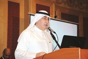 دعبدالوهاب الفوزان ملقيا كلمته قاسم باشا

