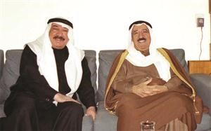 صاحب السمو الامير الشيخ صباح الاحمد مع الفقيد الراحل عبدالحسين معرفي