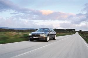 «علي الغانم وأولاده للسيارات» تطلق الطراز الجديد من BMW الفئة السابعة